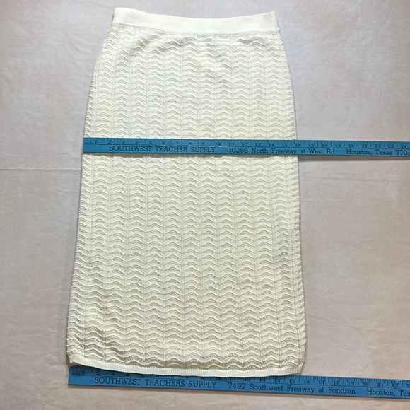 Theory crochet skirt - Picture 8 of 10